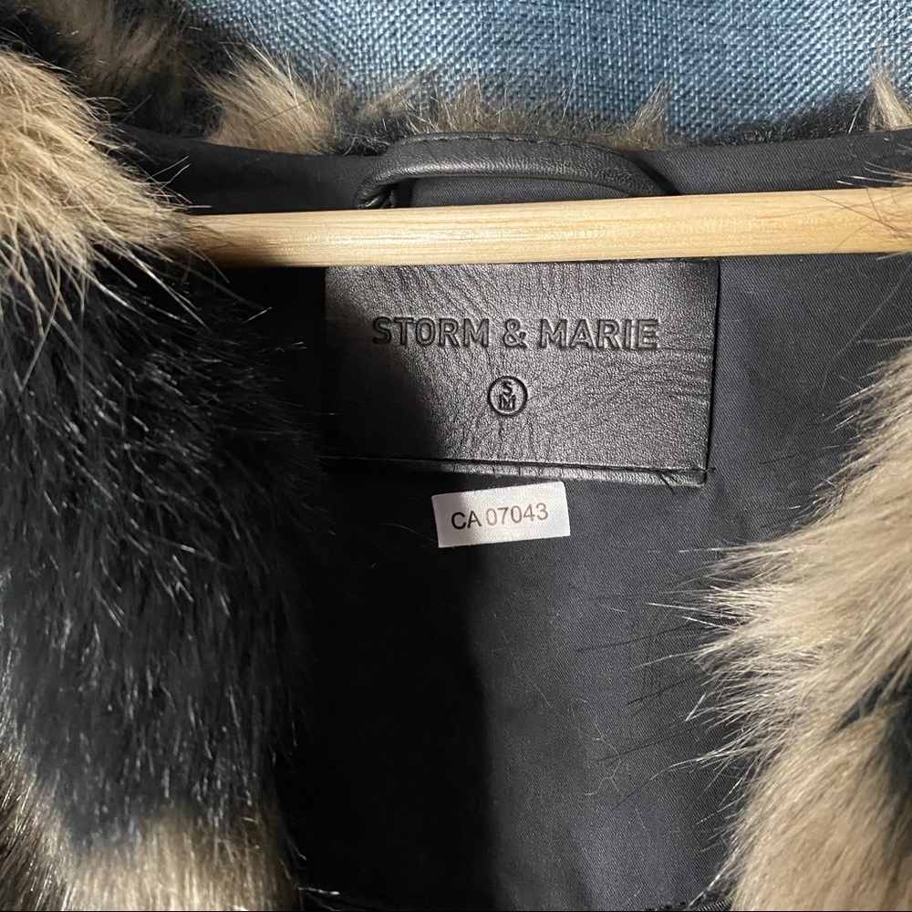 💥24 HR CLEAR-OUT💥 Storm & Marie Jacket - Picture 3 of 5